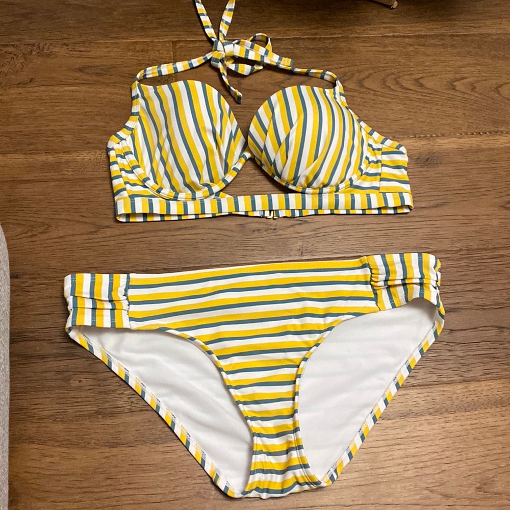 Bikini. Bought from Walmart. Worn once. Tags cut off